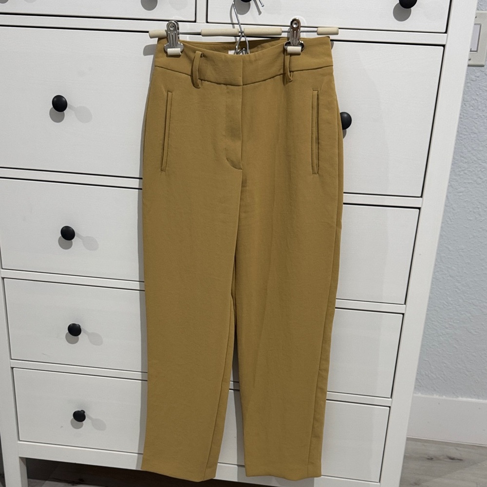 Aritzia Mustard Ankle Cropped Pants